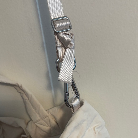Cream lululemon gym Shoulder Bag - Picture 5 of 8